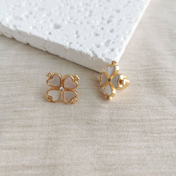 Kate Spade Legacy Logo Demi Fine Spade Flower Gold Stud Earrings - Picture 3 of 3